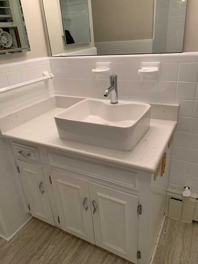 Building Photo - 2009 Mimosa Dr