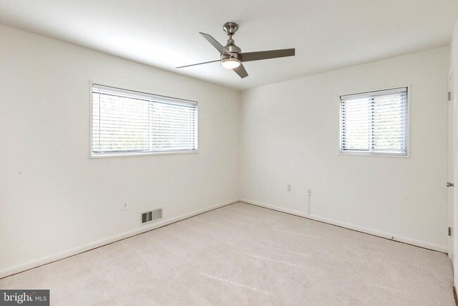 Building Photo - 10650 Weymouth St