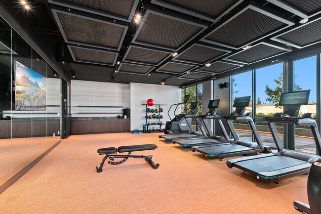 Building Photo - Luxury Executive Condo w/AC in the Heart o...