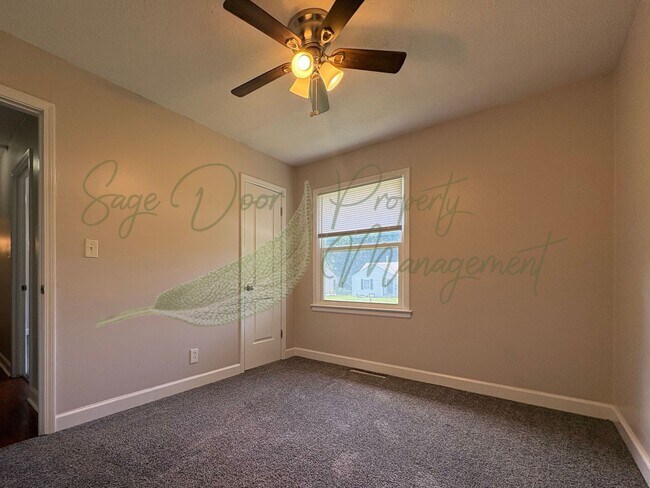 Building Photo - SINLGE FAMILY HOME IN RAYTOWN!!!