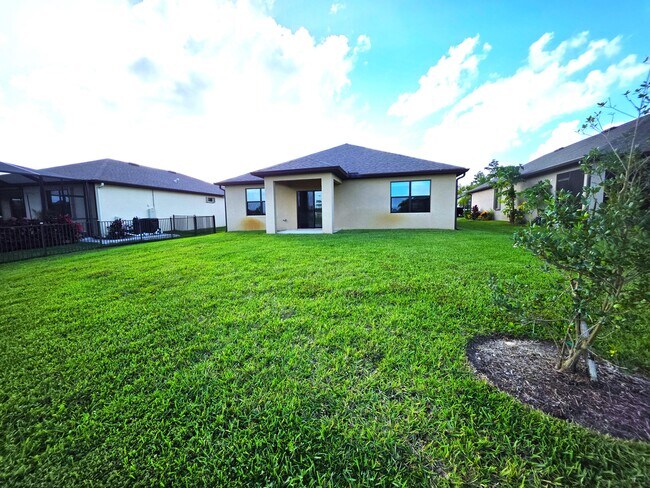Building Photo - 6580 Canterbridge Dr
