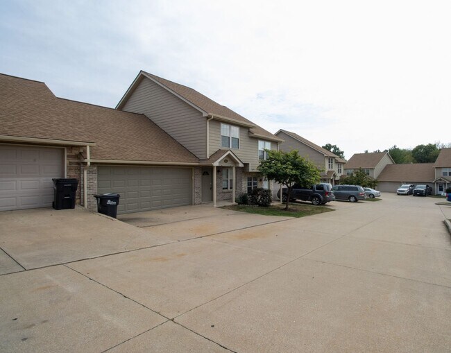 Building Photo - Condominium Convenience in Columbia!