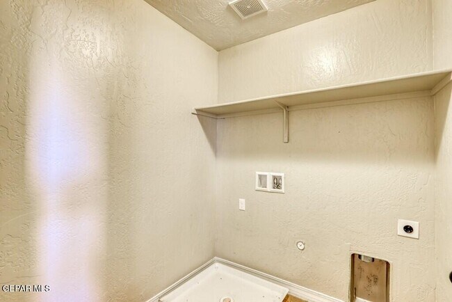 Building Photo - 13272 Emerald Glen St