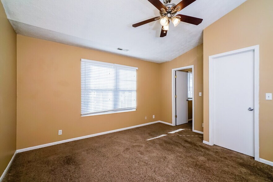 Building Photo - 6220 Maravian Dr