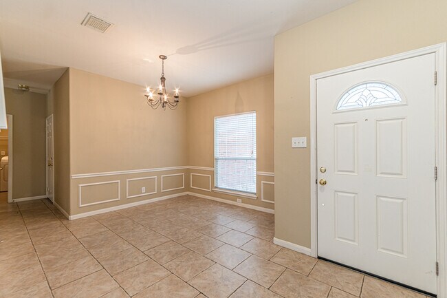 Building Photo - 13607 Auburn Oaks