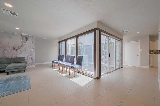 Building Photo - 14330 Templar Ln