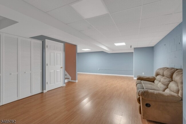 Building Photo - 107 Gladstone Dr