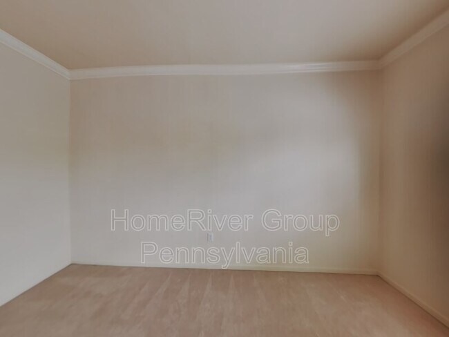 Building Photo - 145 Tanglewood Dr