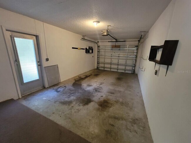 Building Photo - 23358 Racine Ave