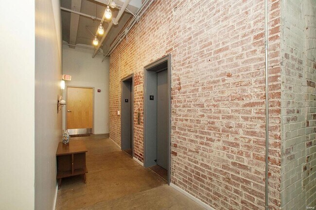 Building Photo - 1136 Washington Ave