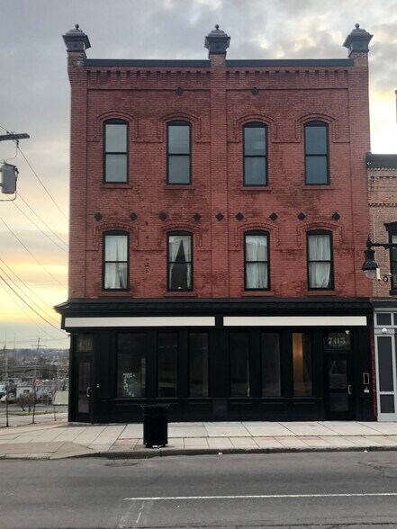Primary Photo - 703 N Salina St