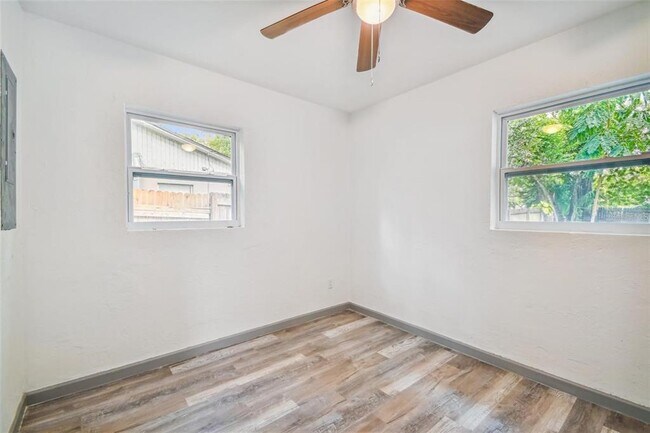 Building Photo - 4240 14th Ave S