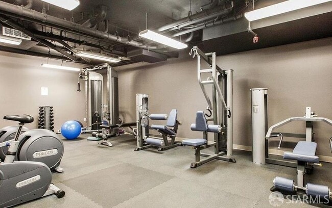 Building Photo - 55 Page St