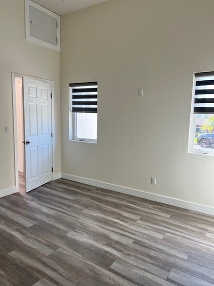 Building Photo - 1400 Elm Ave