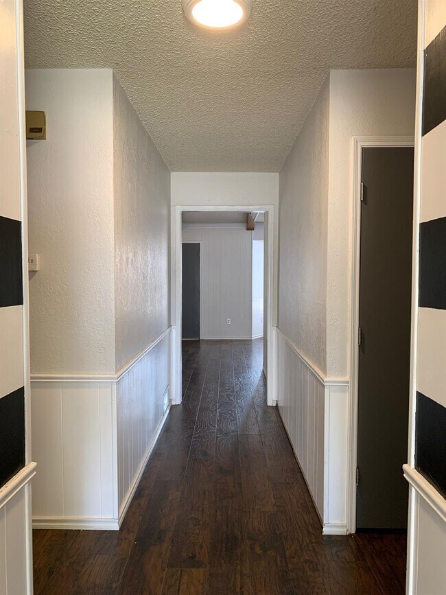 Building Photo - 4807 72nd St