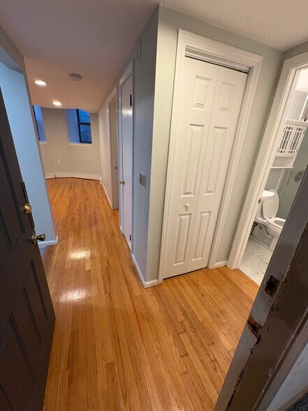 Images are representative samples of the advertised unit. Actual units shown during tours may differ - 36 Peterborough St
