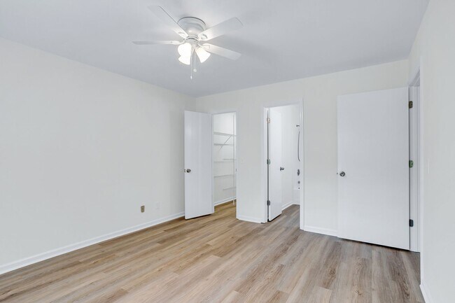 Building Photo - 3 Bedroom 2 Bathrooms in Sterling Creek - Richmond Hill