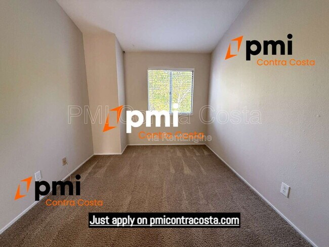 Building Photo - 974 Signal Ct