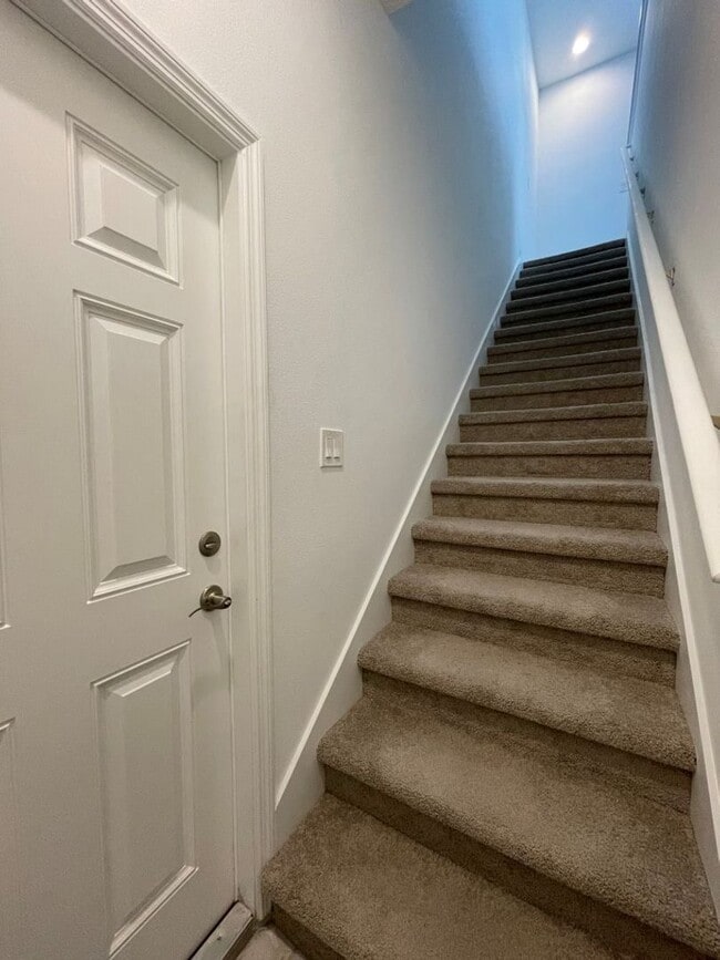 Building Photo - 16071 Micelli Dr