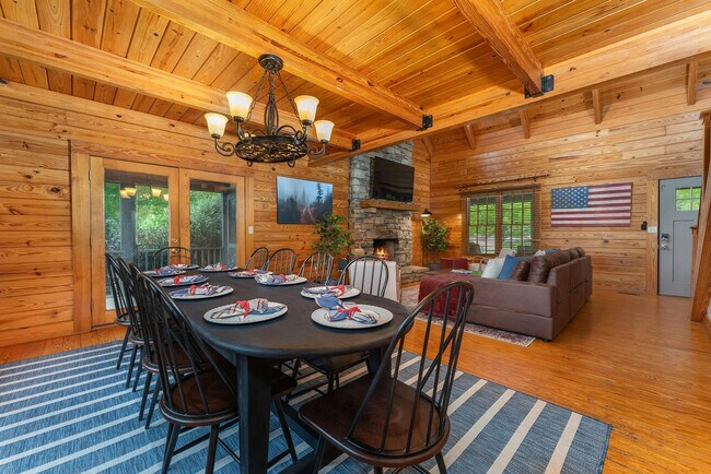 Building Photo - 2224 Brevard Rd