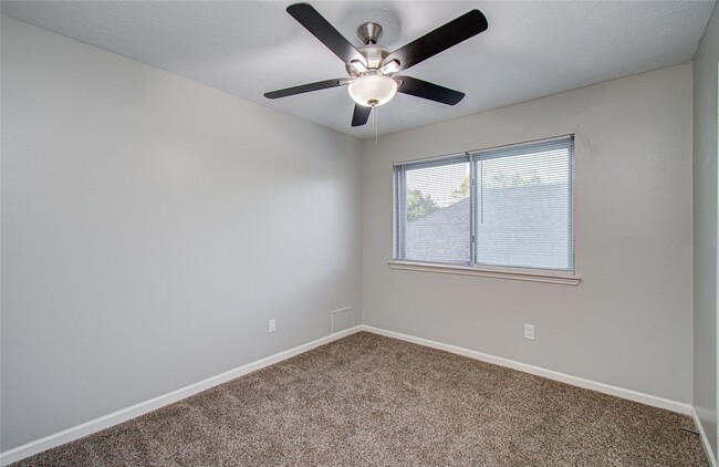 Building Photo - 2005 Village Park Dr