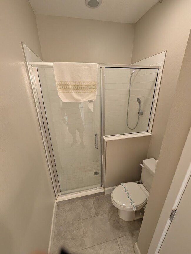 Building Photo - Beautiful Executive 4 Bed 3 Bath Home in Davenport!