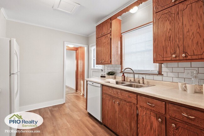 Building Photo - 3 Bedroom Home in North St. Paul