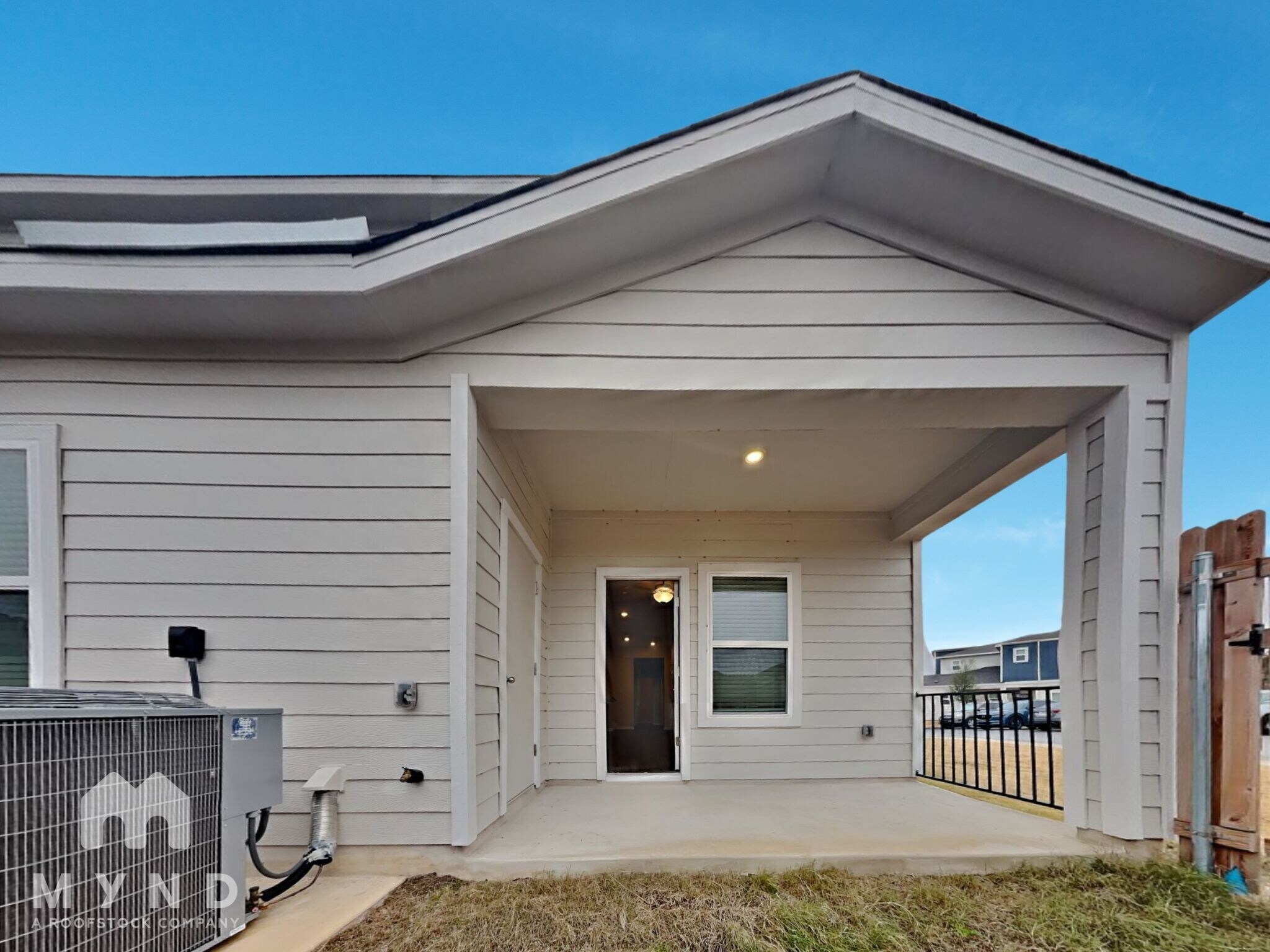 Building Photo - 1850 Settlers Glen Dr