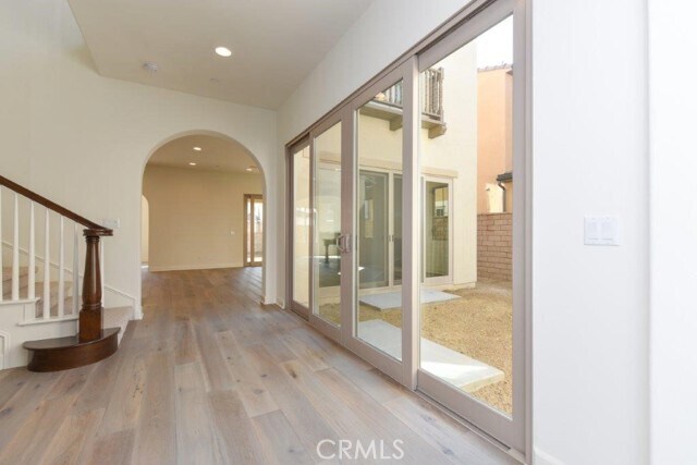 Building Photo - 8 Last Bloom