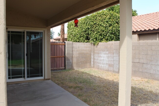 Building Photo - 1017 W Redondo Dr