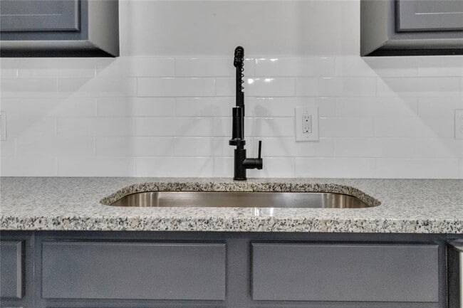 Building Photo - 12508 Abbotts Way