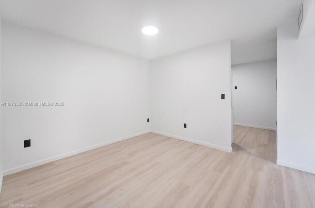 Building Photo - 12215 W Dixie Hwy