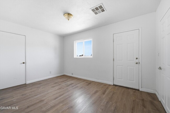 Building Photo - 4851 W Ave M8