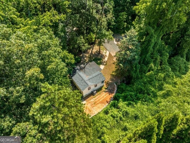 Building Photo - 30 Pine Ridge Rd SE