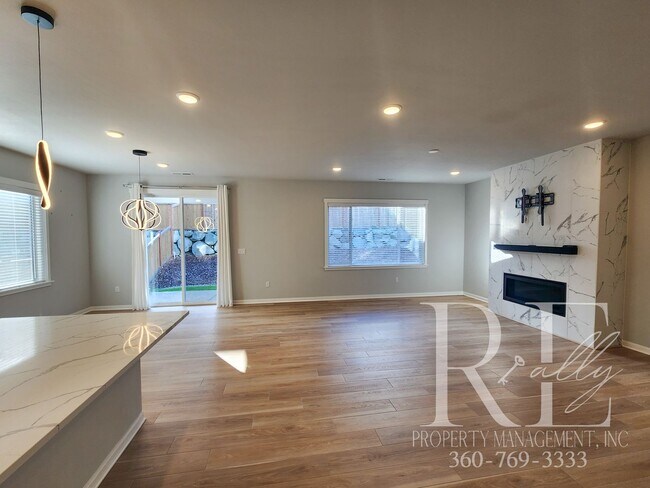 Building Photo - Elegant McCormick Woods Home with Spacious Layout & Modern Touches