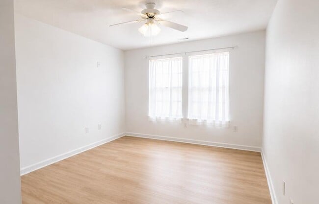 Building Photo - 45512 Westmeath Way