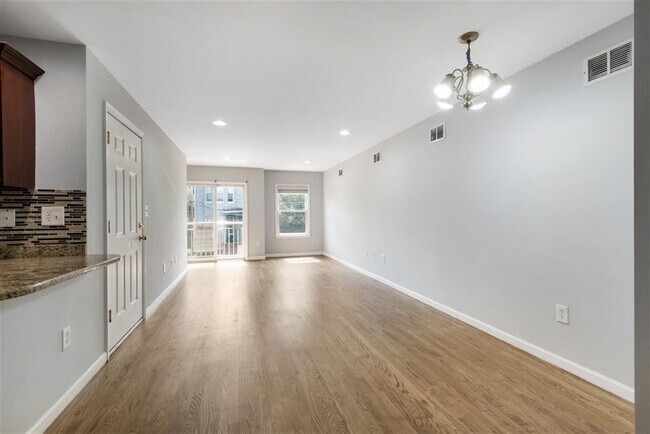 Building Photo - 150 Congress St