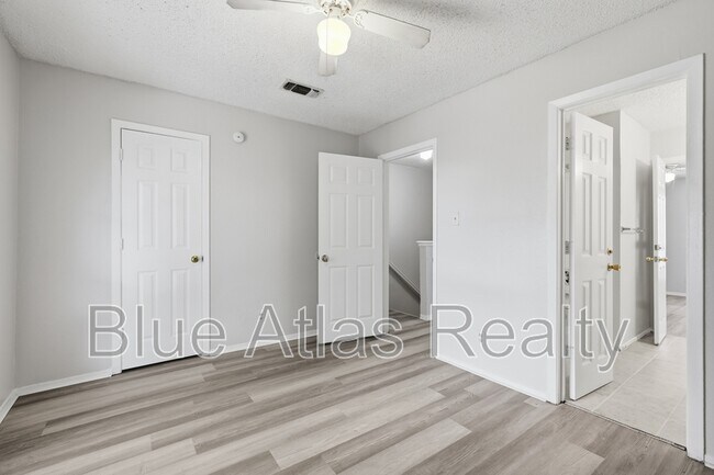Building Photo - 3828 Coates Cir