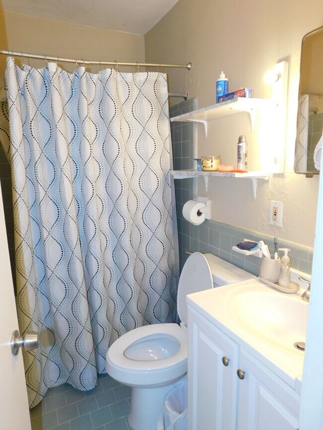 Building Photo - UT condo for lease