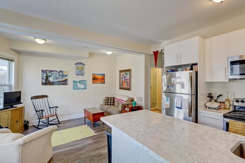 Building Photo - 30 Hillside St