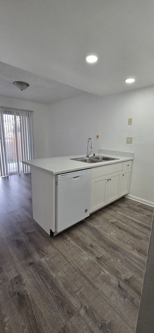 Building Photo - Completely Remodeled Colton Condo in Gated Community