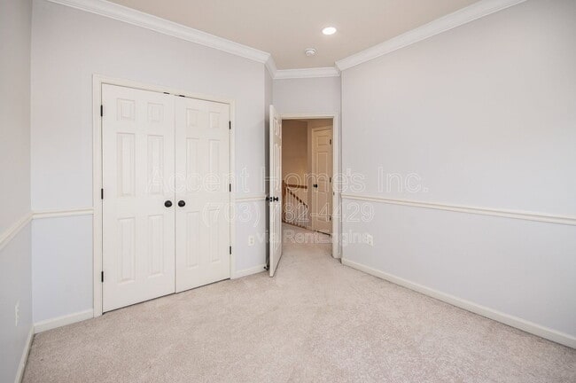 Building Photo - 6450 Waterfield Rd