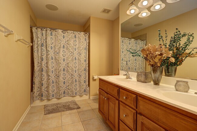 Building Photo - 26025 Whispering Woods Cir