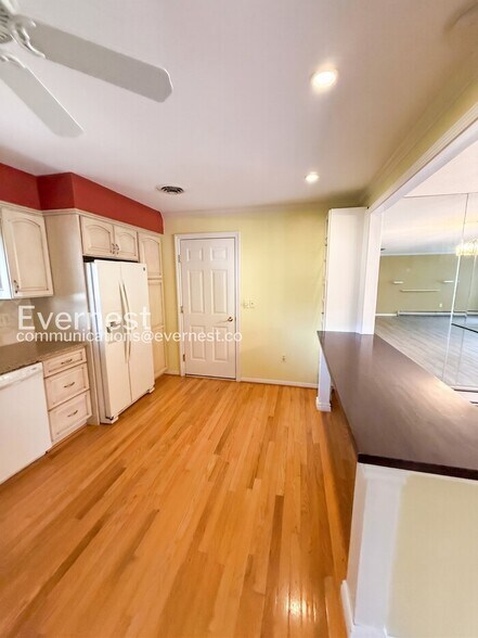 Building Photo - 42021 Banbury Ct
