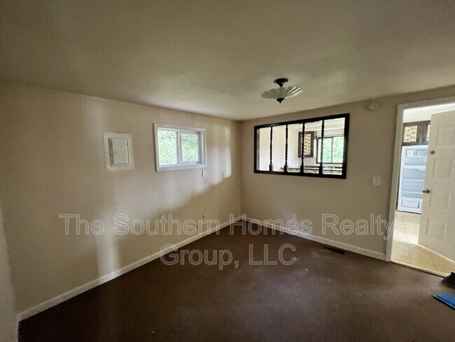 Building Photo - 2439 US-411