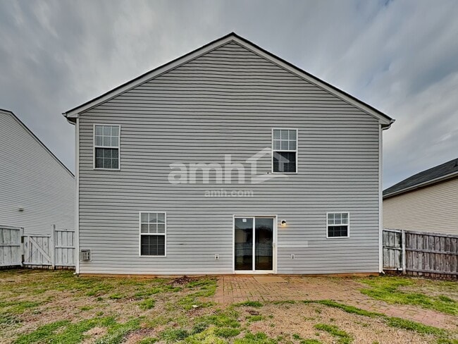 Building Photo - 704 Overlook Rd