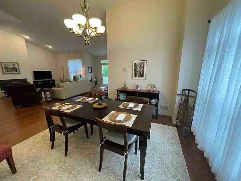 Dining Area - 3145 Asher Rd