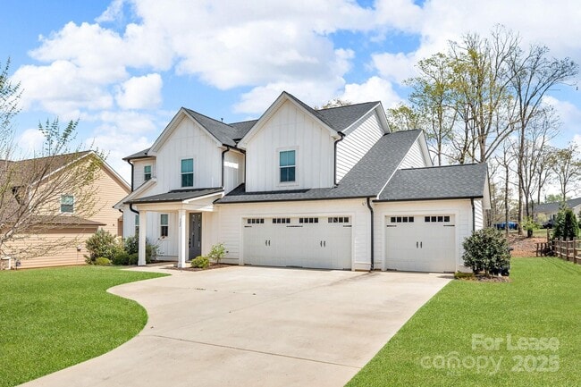 Building Photo - 122 Round Rock Rd
