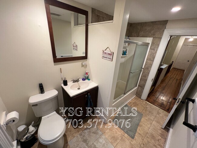 Building Photo - 25 Linwood St