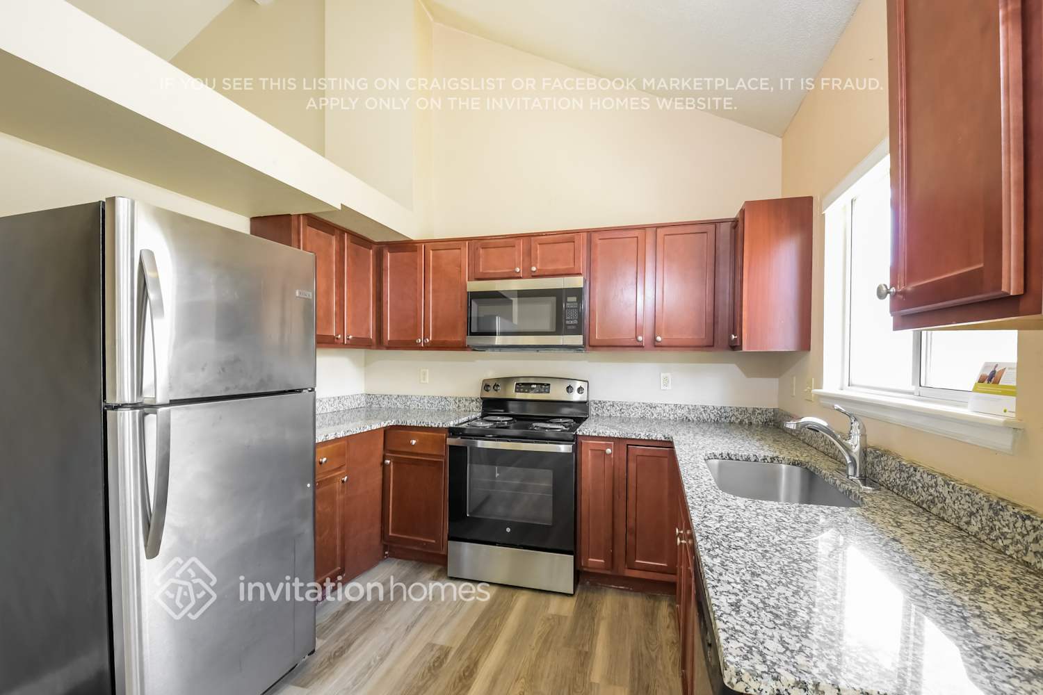 Building Photo - 12175 Elm Way